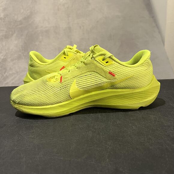 Nike Pegasus 40 Shoes Womens 9.5 Volt Running DV3854-700 Sneakers - Picture 7 of 10